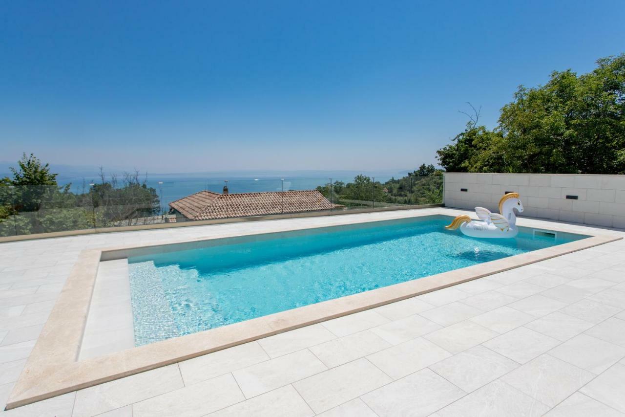 Villa Marta Opatija Buitenkant foto
